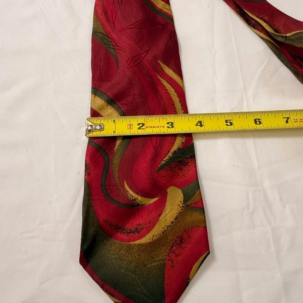 Fendi Silk Tie Red Gold Green‎ Abstract Swirl Pattern Mens Luxury